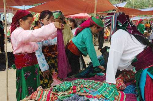 Chợ phiên cuối năm vùng cao Hà Giang